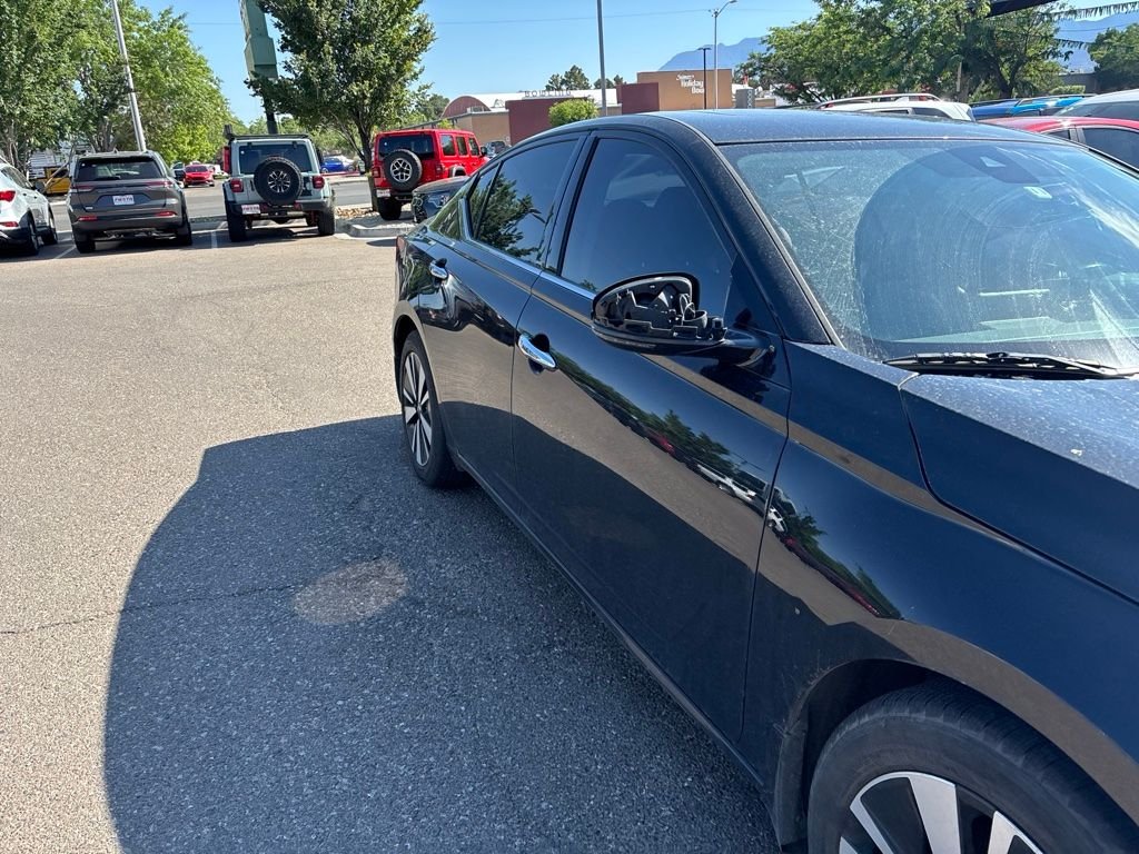 Used 2019 Black Nissan 2.5 SV image 8