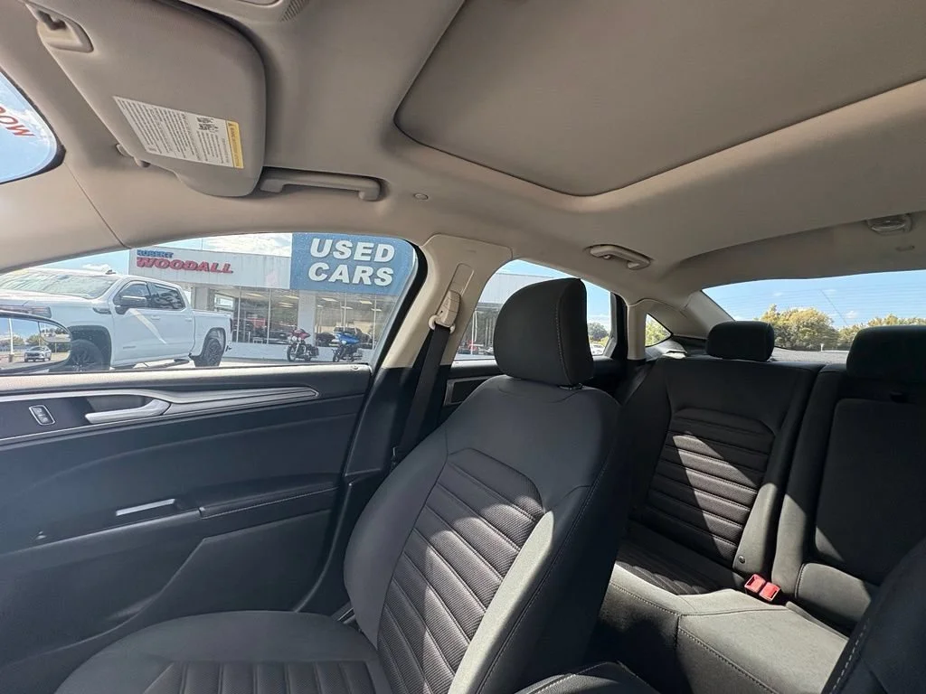 Used 2017  Ford Hybrid SE image 17