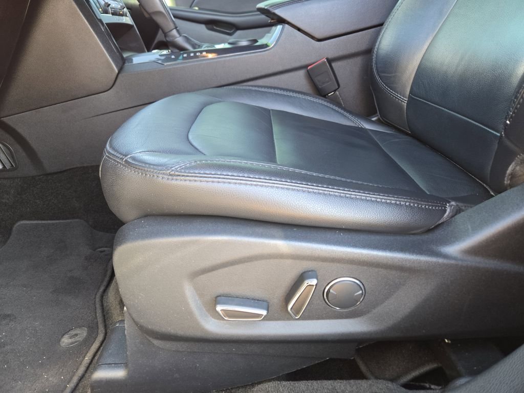 Used 2017 Gray Ford XLT image 25