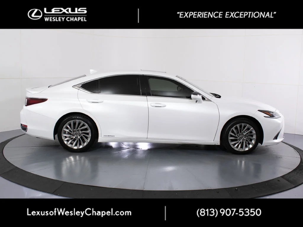 Used 2022 White Lexus 300h Ultra Luxury image 2