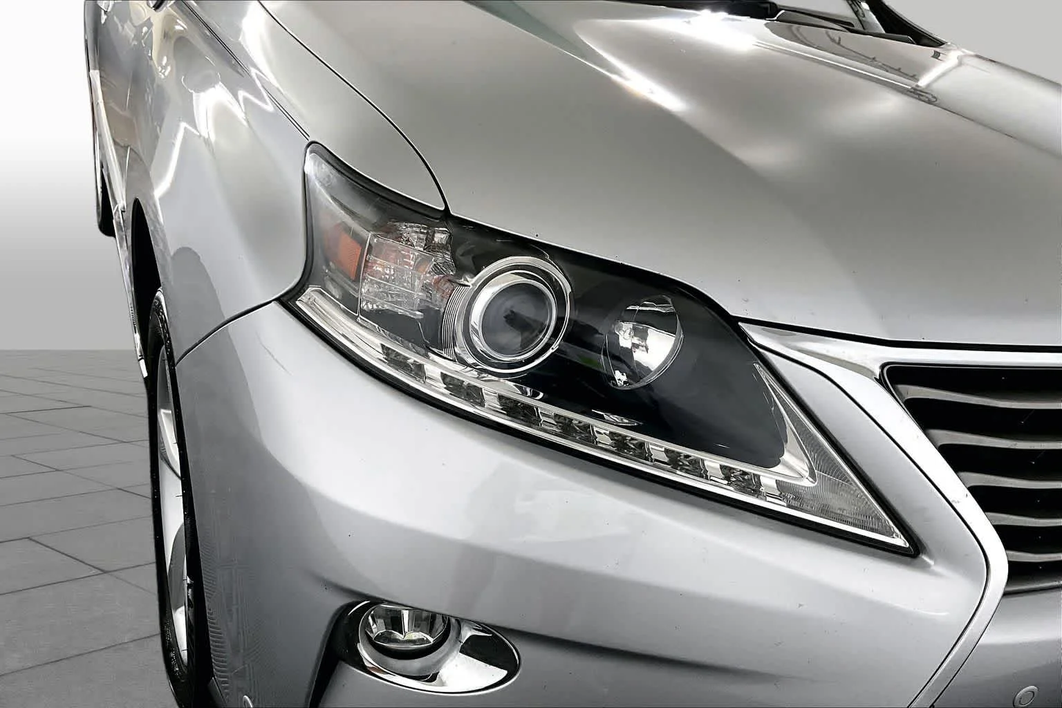 Used 2015 Silver Lining Metallic Lexus  image 27