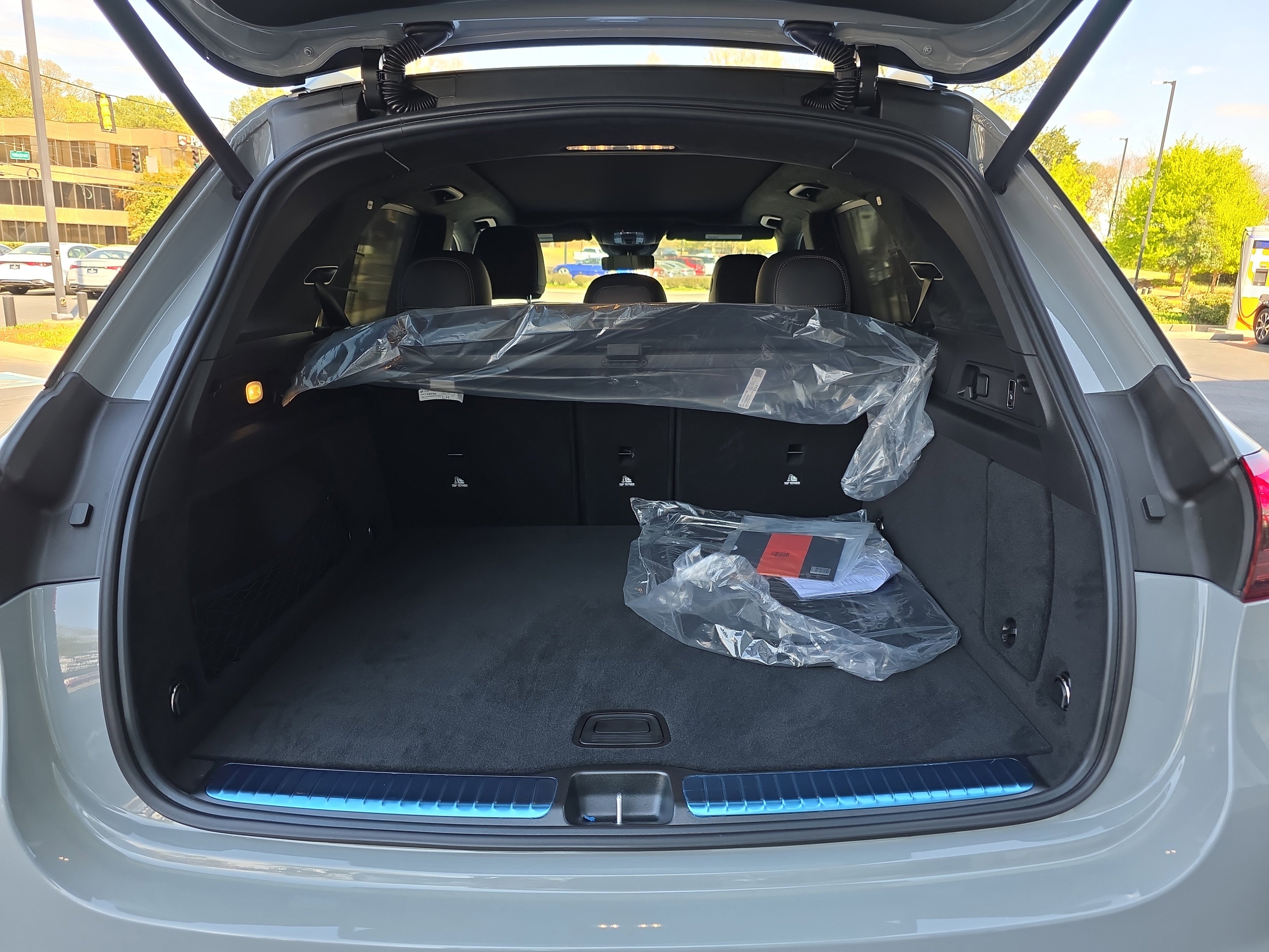 New 2026 MANUFAKTUR Alpine Grey Mercedes-Benz GLE 63 S AMG® image 42