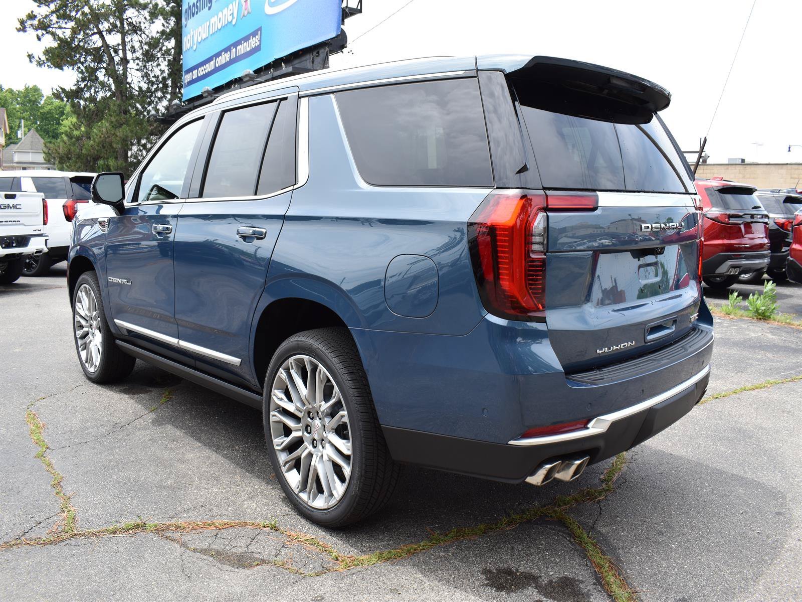 2026 GMC Yukon Denali - Photo 12