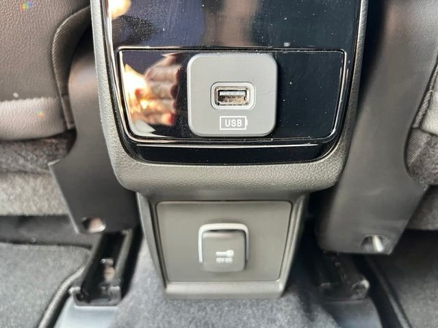 New 2026 Hydro Blue Pearlcoat Jeep Latitude image 18