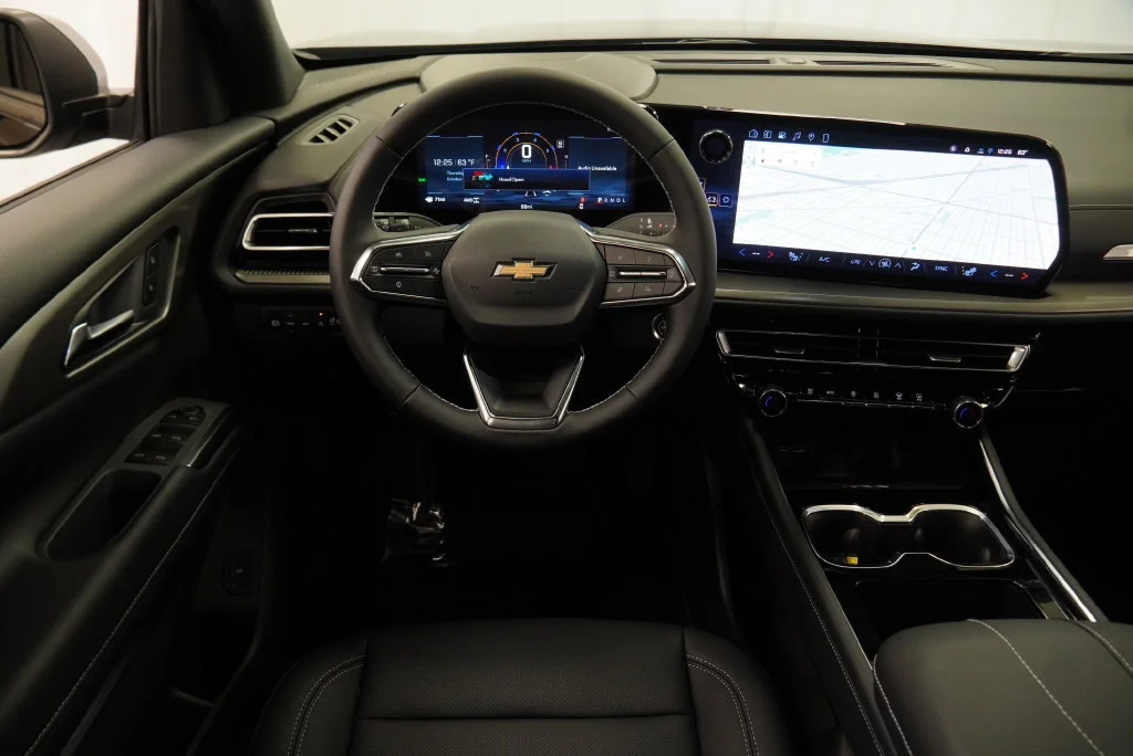 New 2027 Mosaic Black Metallic Chevrolet LT image 22
