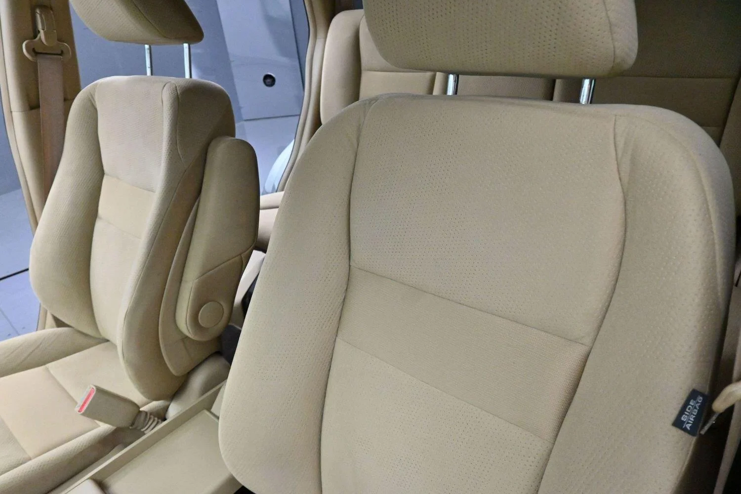 Used 2011 Opal Sage Metallic Honda SE image 13