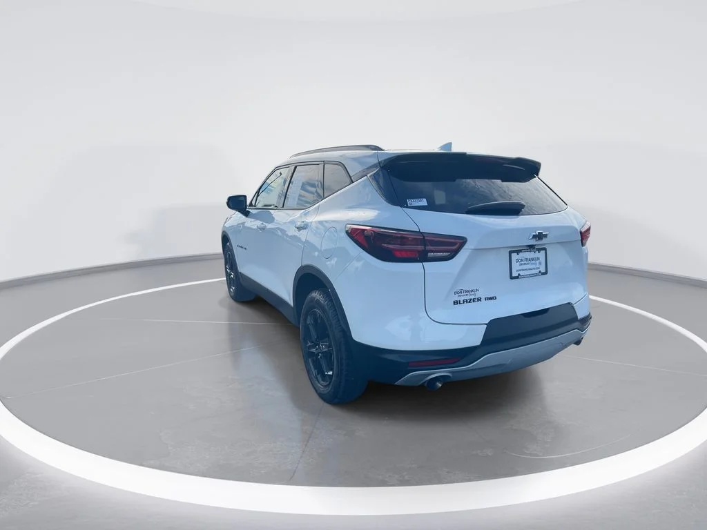 Used 2023 White Chevrolet LT image 6