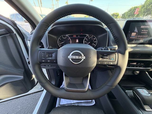 New 2026 Everest White Pearl TriCoat Nissan SV image 17