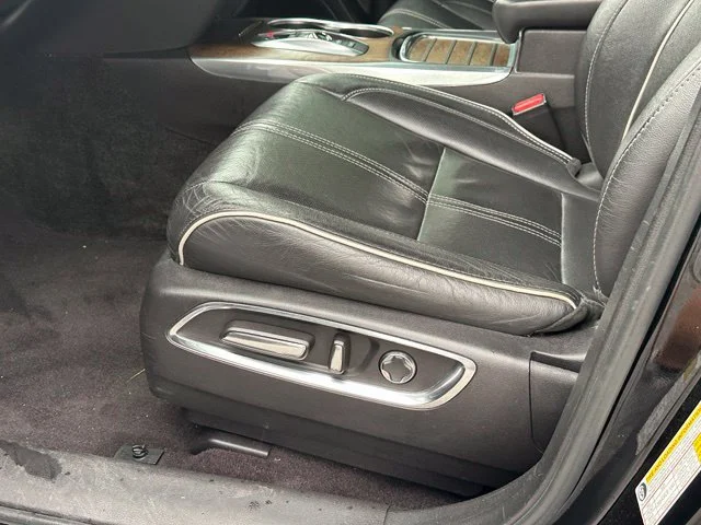 Used 2019 Majestic Black Pearl Acura 3.5L Advance Package image 26