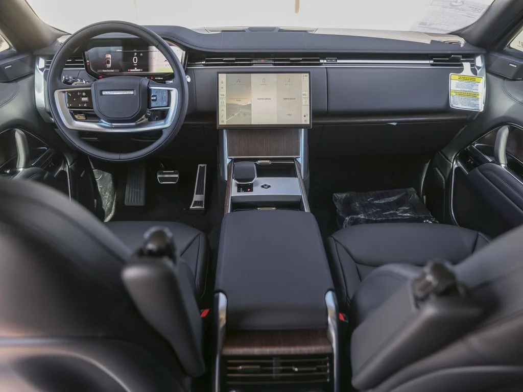 New 2025 White Land Rover SE image 27
