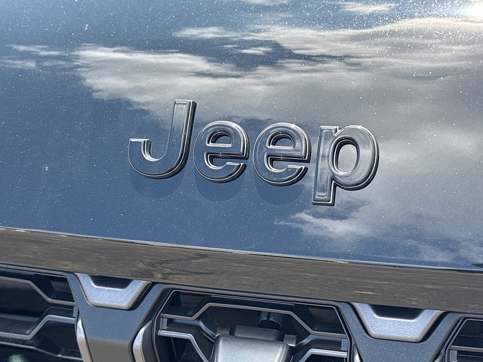 New 2026 Diamond Black Crystal Pearlcoat Jeep 85th Anniversay Edition 4x4 image 16
