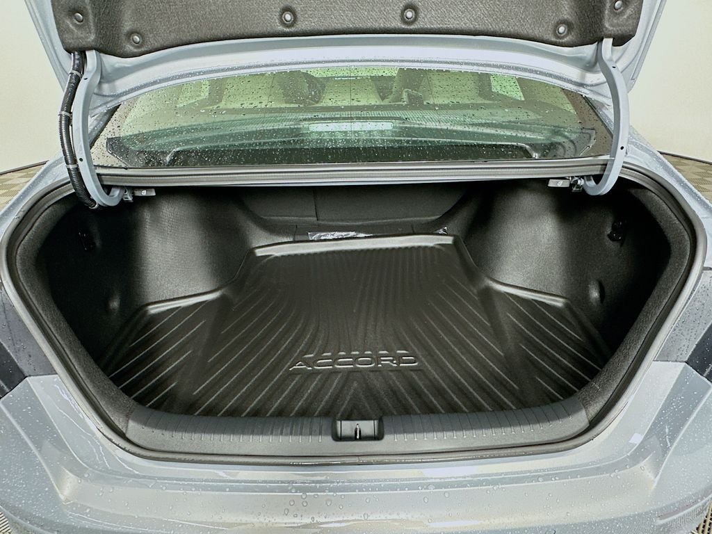 New 2026 Urban Gray Pearl Honda Touring image 27