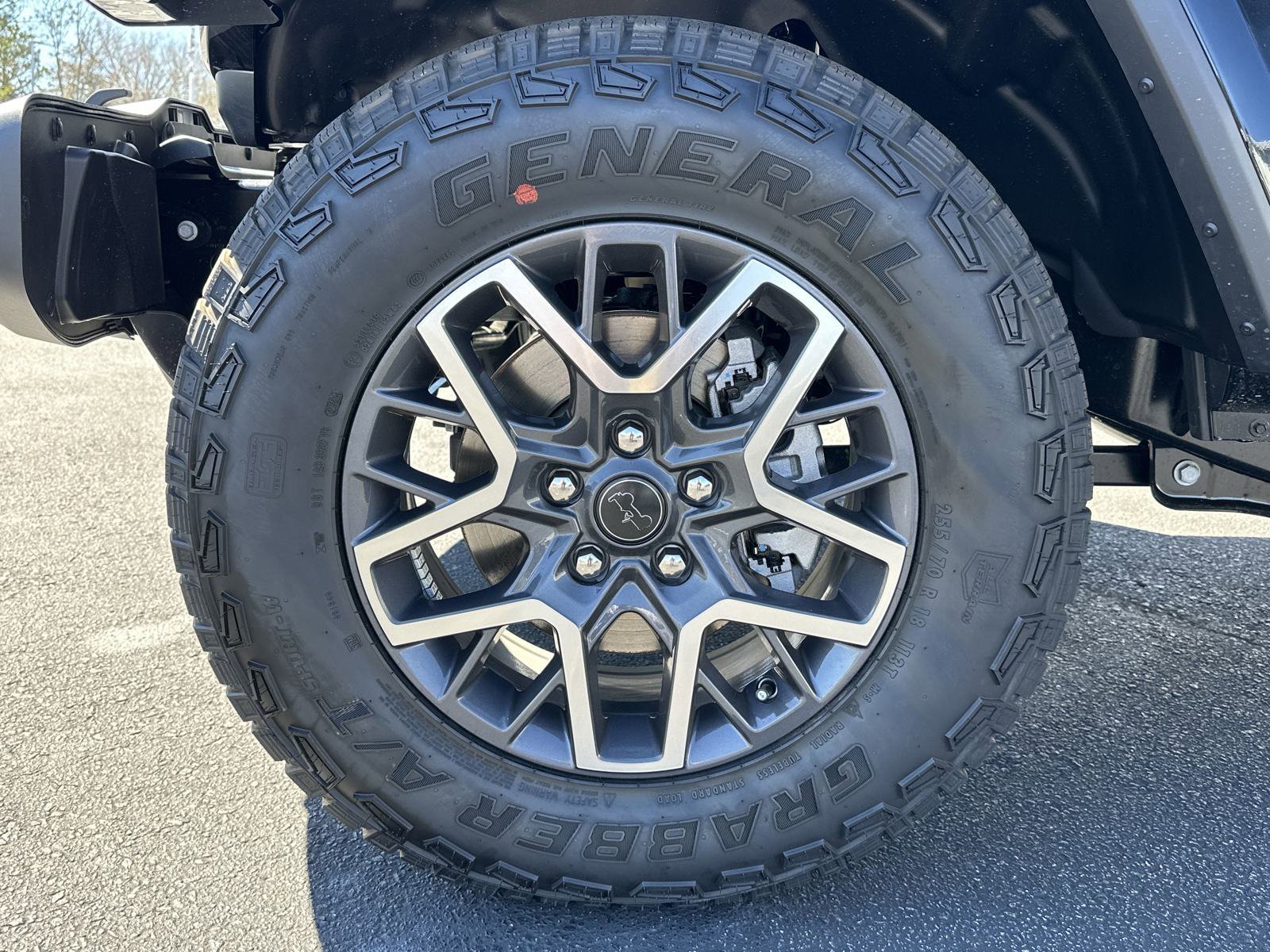 2025 Jeep Wrangler 4-Door Sahara - Photo 12