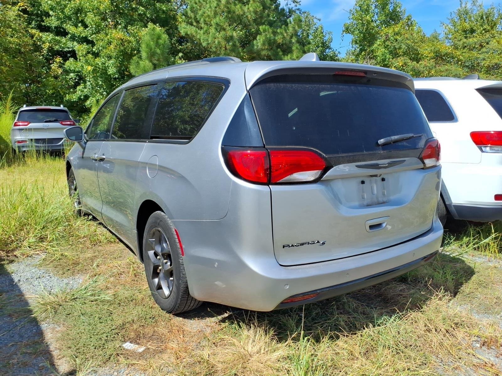 Used 2020 Billet Silver Metallic Clearcoat Chrysler Touring L Plus image 12