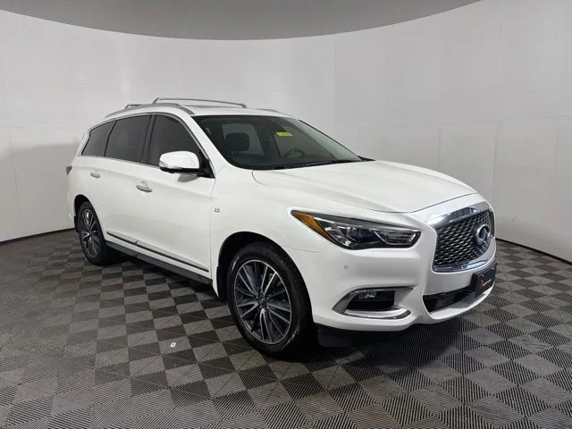 Certified Used 2019 White INFINITI LUXE image 1