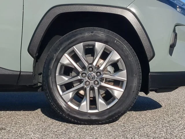 Certified Used 2023  Toyota XLE Premium image 11