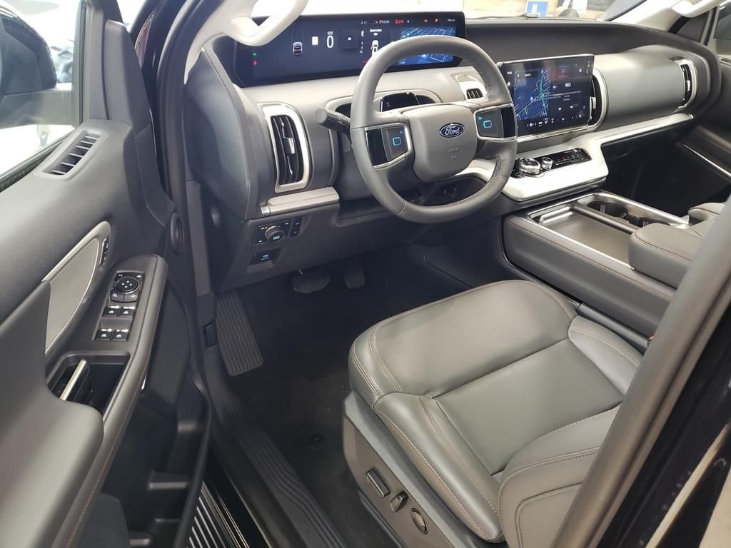 2025 Ford Expedition Active - Photo 10