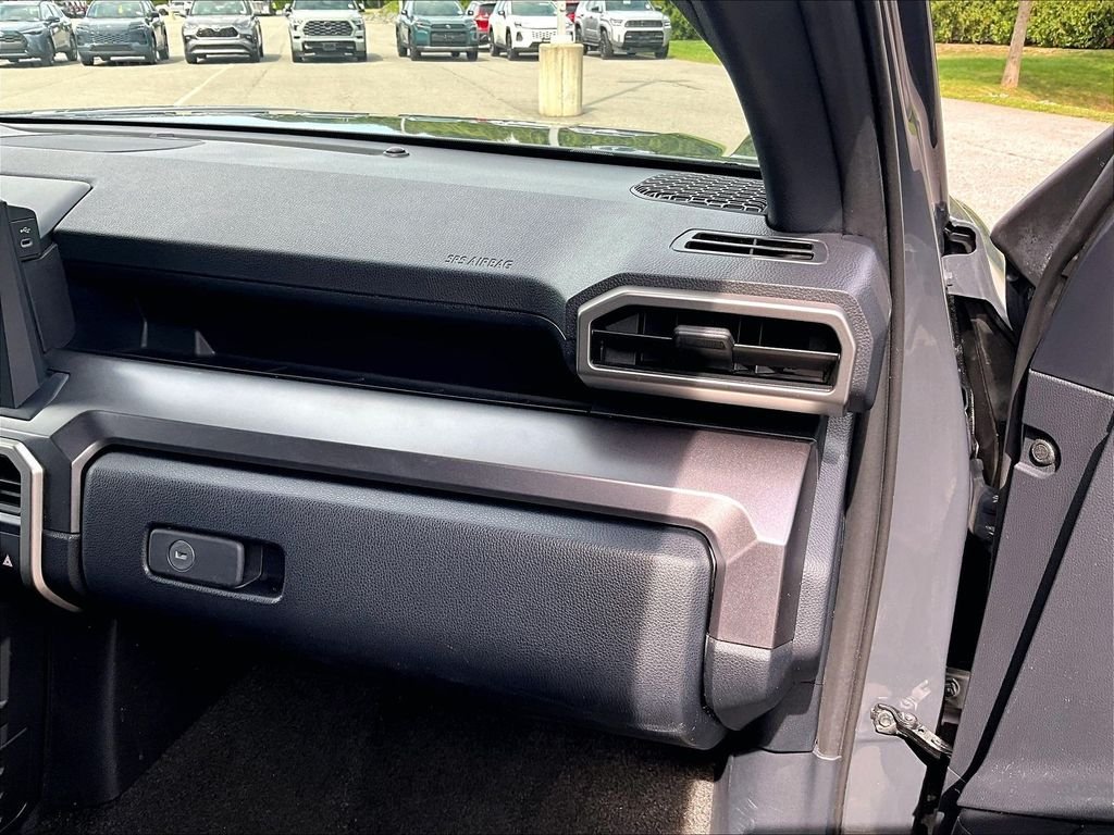 Used 2025  Toyota SR5 image 13
