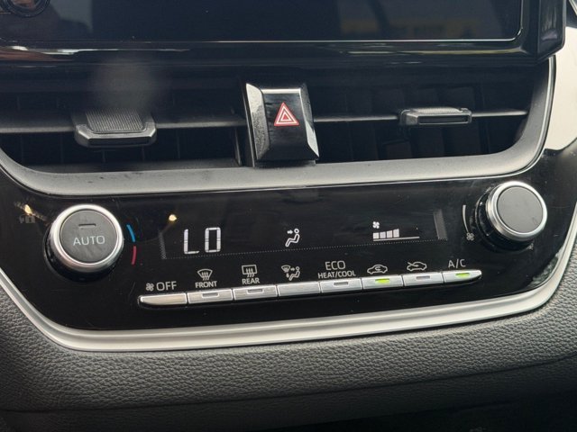 Used 2024  Toyota LE image 22