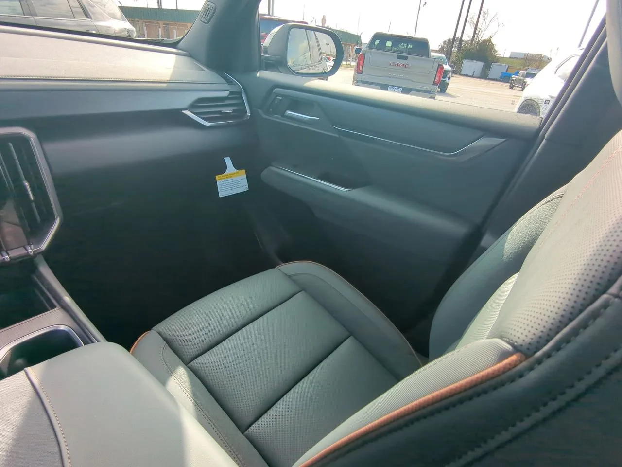 2026 GMC Acadia AT4 - Photo 16