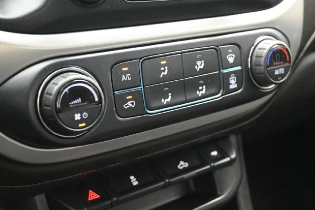 Used 2022 ONYX BLACK GMC 2WD Elevation image 18