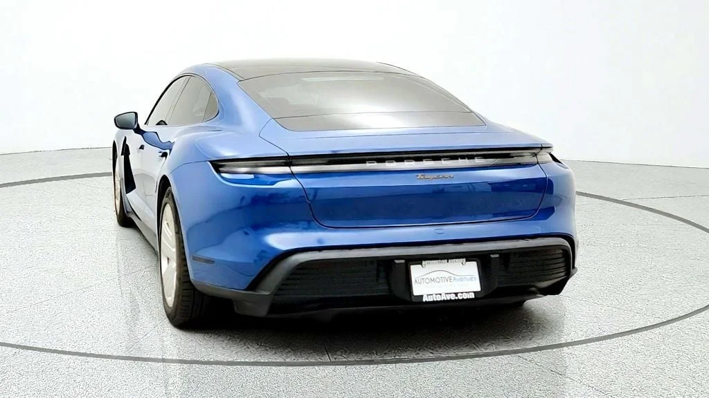 Used 2022 Neptune Blue Porsche RWD w/ Premium Package, Panoramic Roof & BOSE image 6