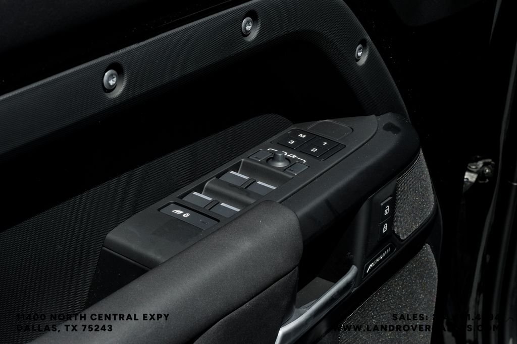 New 2026 Santorini Black Metallic Land Rover S image 50