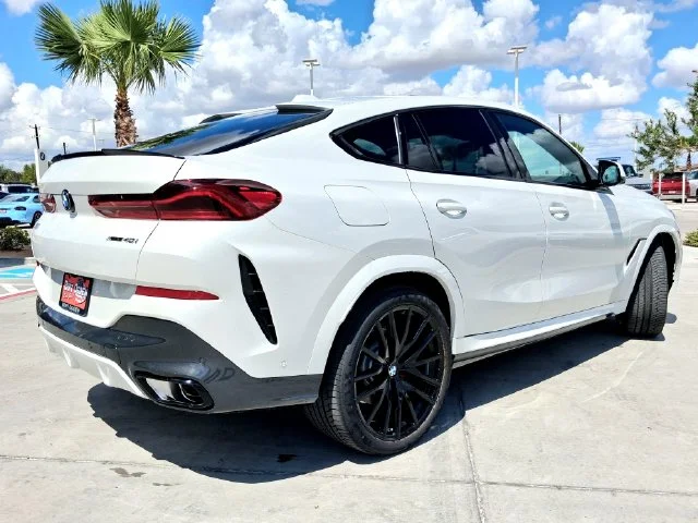 Used 2024 Gray BMW xDrive28i image 7