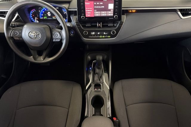Used 2022 Wind Chill Pearl Toyota LE image 18