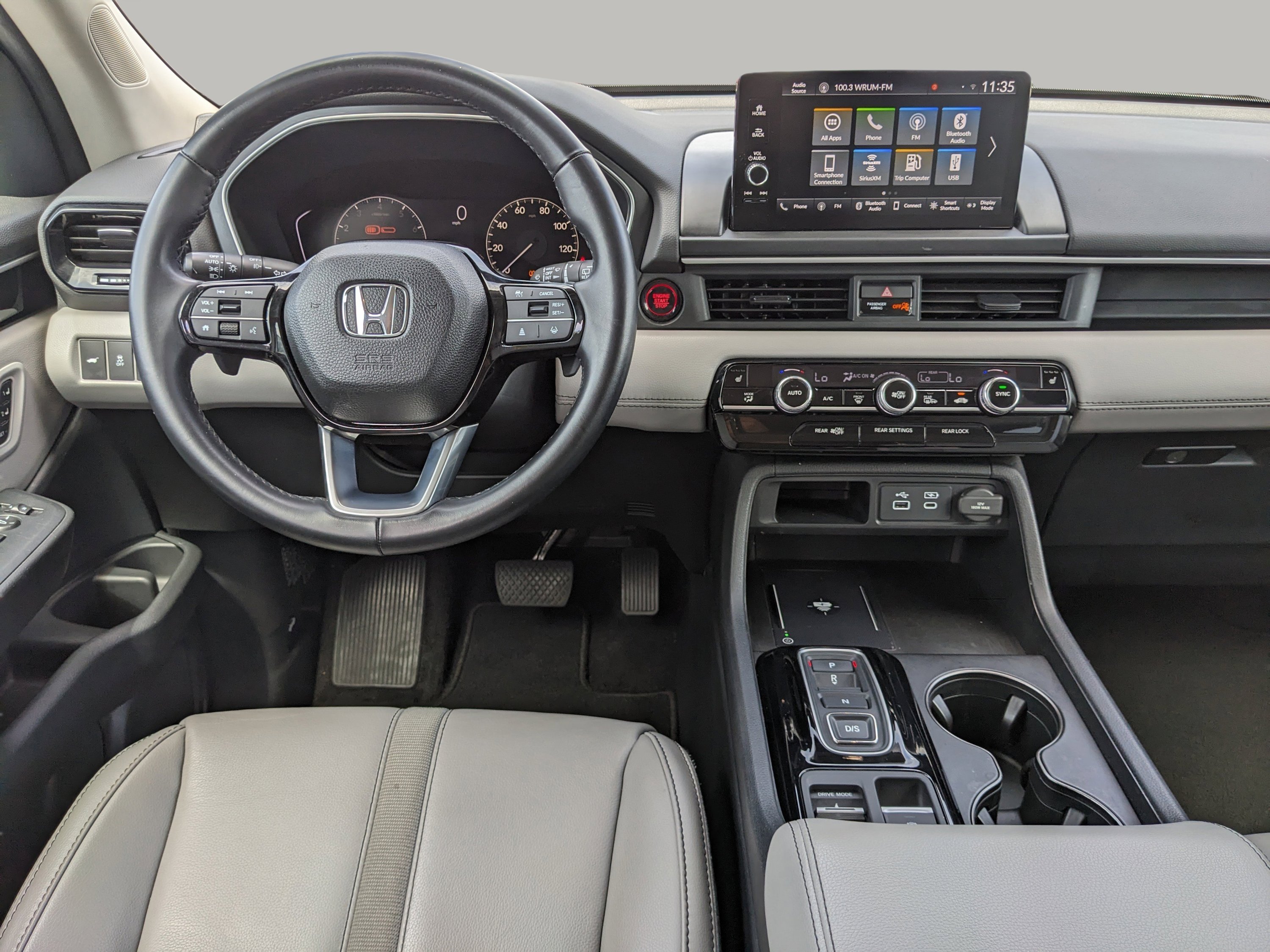 Used 2024 Silver Honda EX-L 8 Passenger image 17