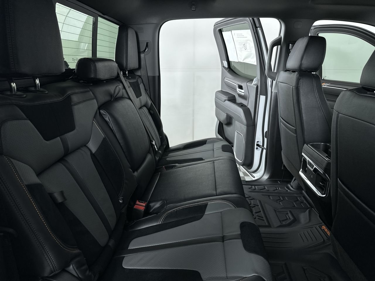 2025 Chevrolet Silverado 1500 LTZ - Photo 125