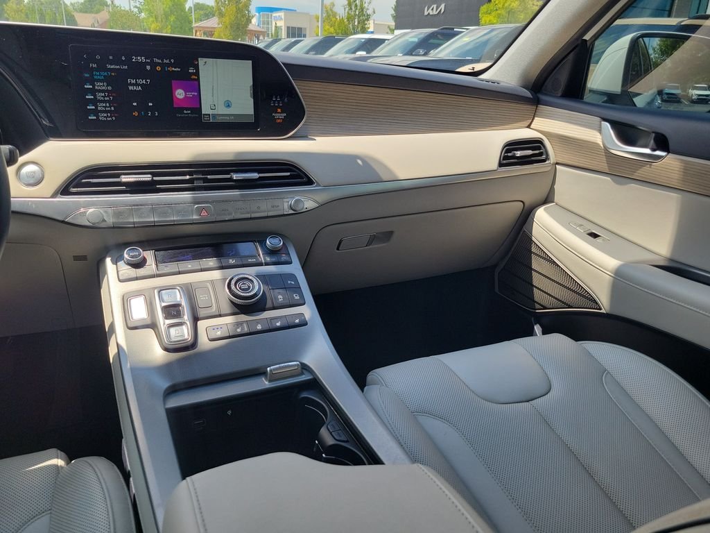 Used 2022 White Hyundai Limited image 13
