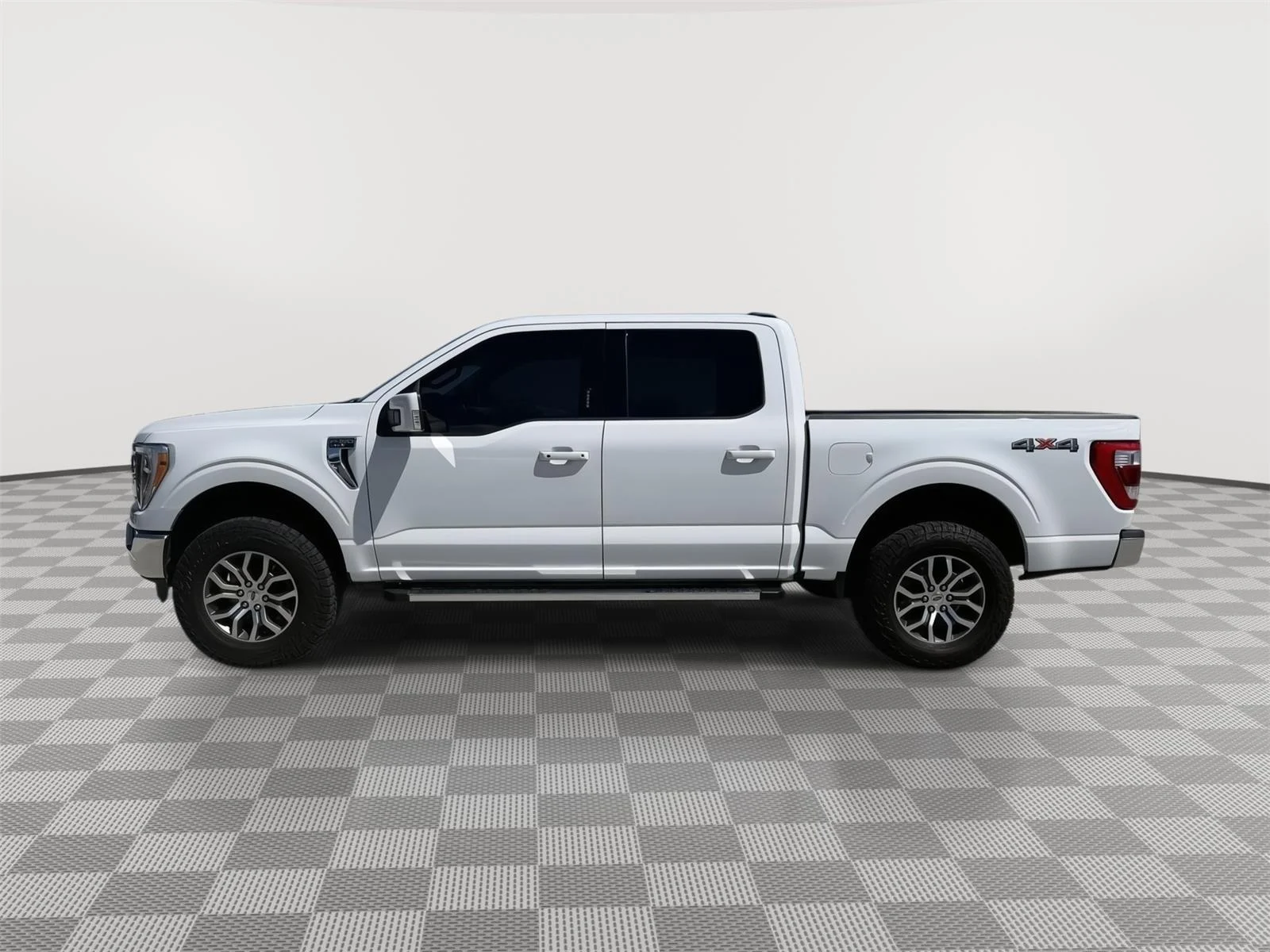 Used 2022 Oxford White Ford LARIAT image 4