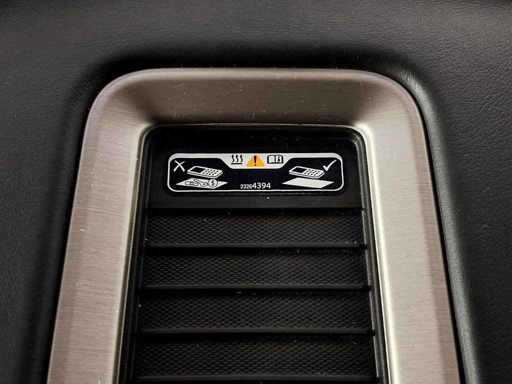 Used 2020 Black GMC Denali image 25
