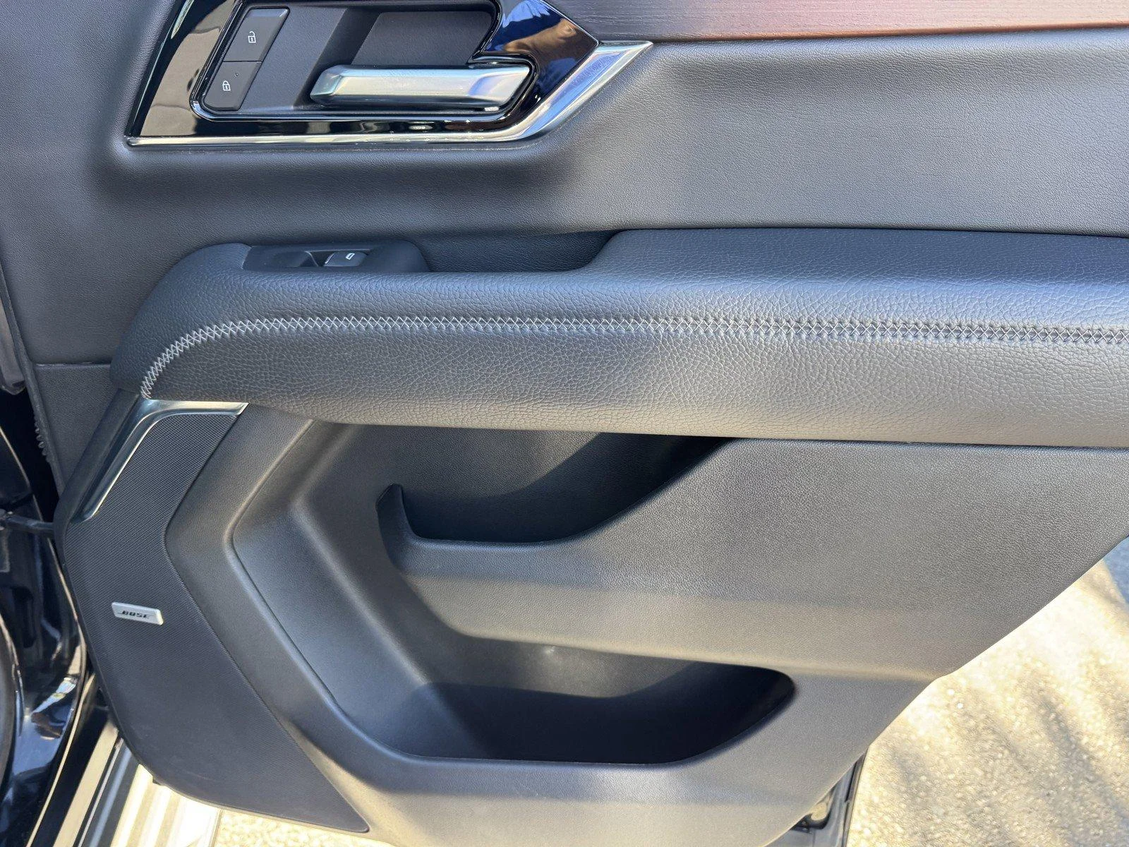 Used 2025 Onyx Black GMC Denali image 11
