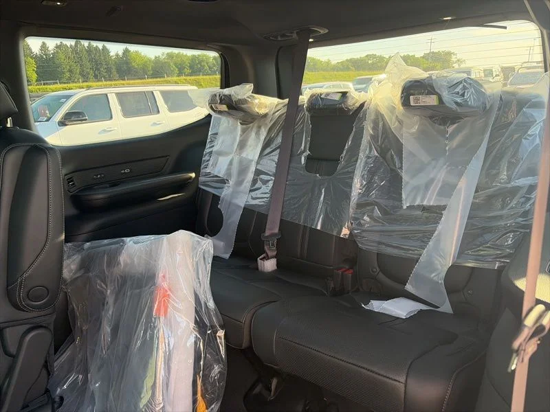 New 2026 High Gloss Black Exterior Paint Jeep Limited Reserve image 17
