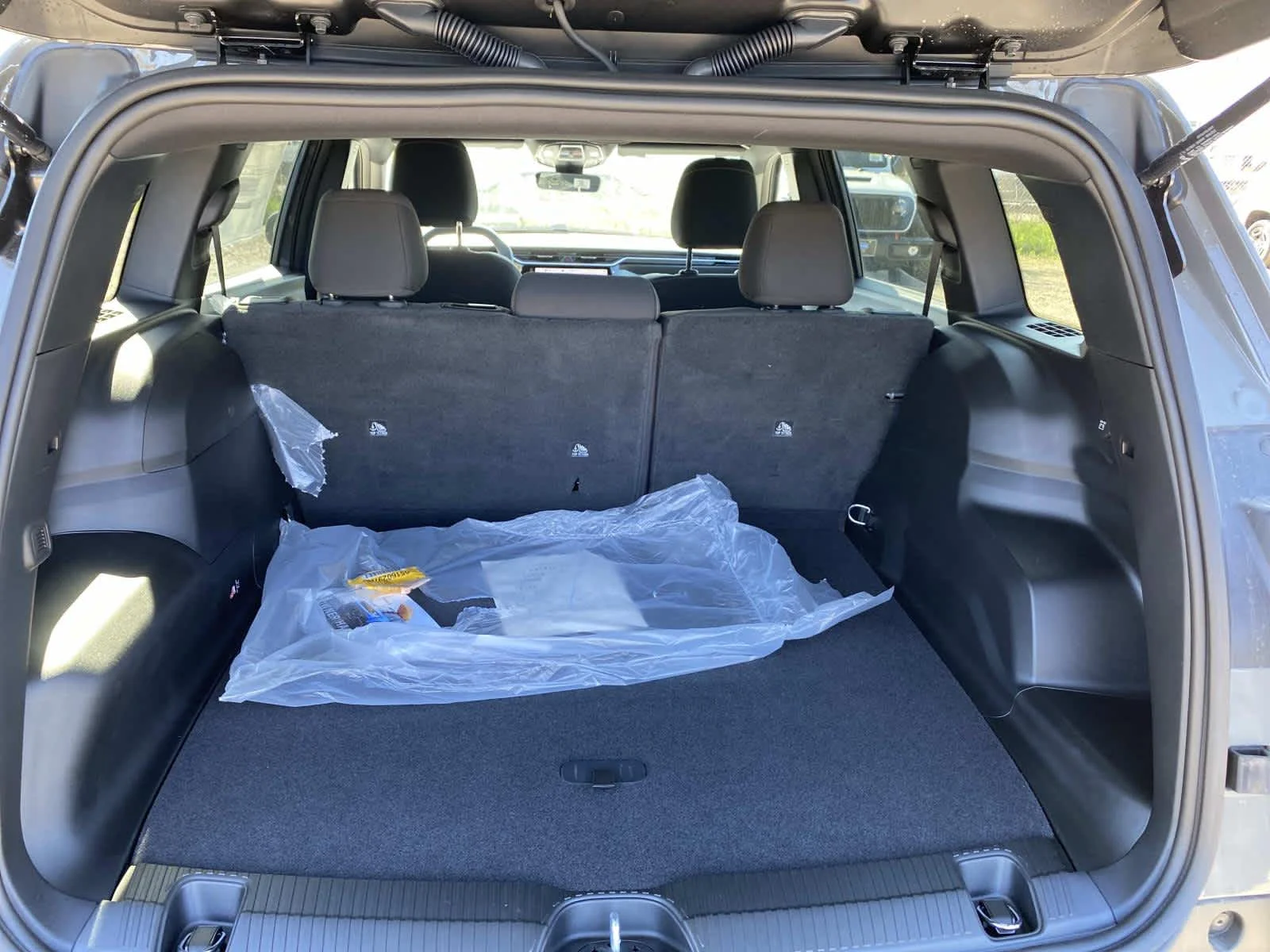 New 2026 Sting-Gray Clearcoat Jeep Laredo image 5