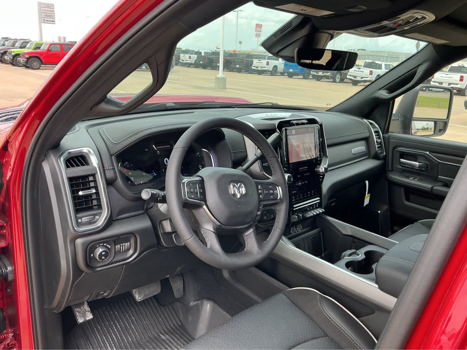 New 2026 Molten Red Pearl-Coat Exterior Paint RAM Laramie image 17