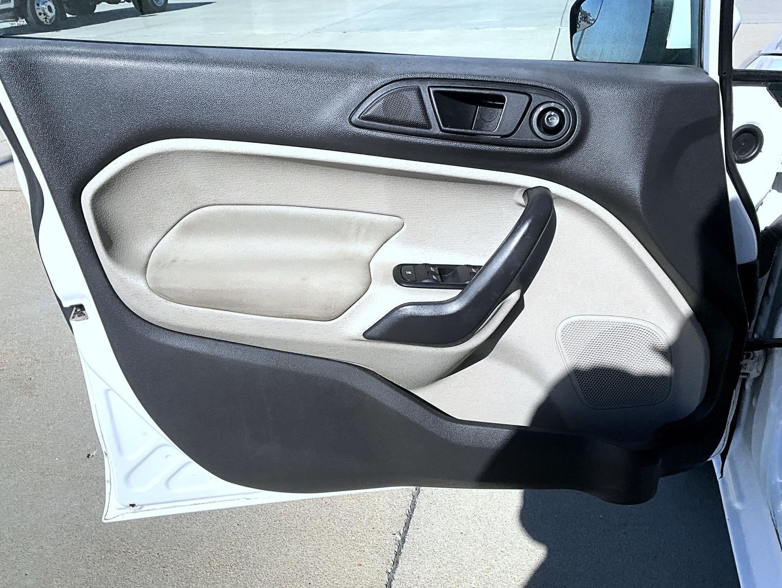Used 2017 White Ford SE image 9