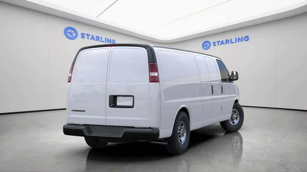 New 2026 Summit White Chevrolet WT image 5