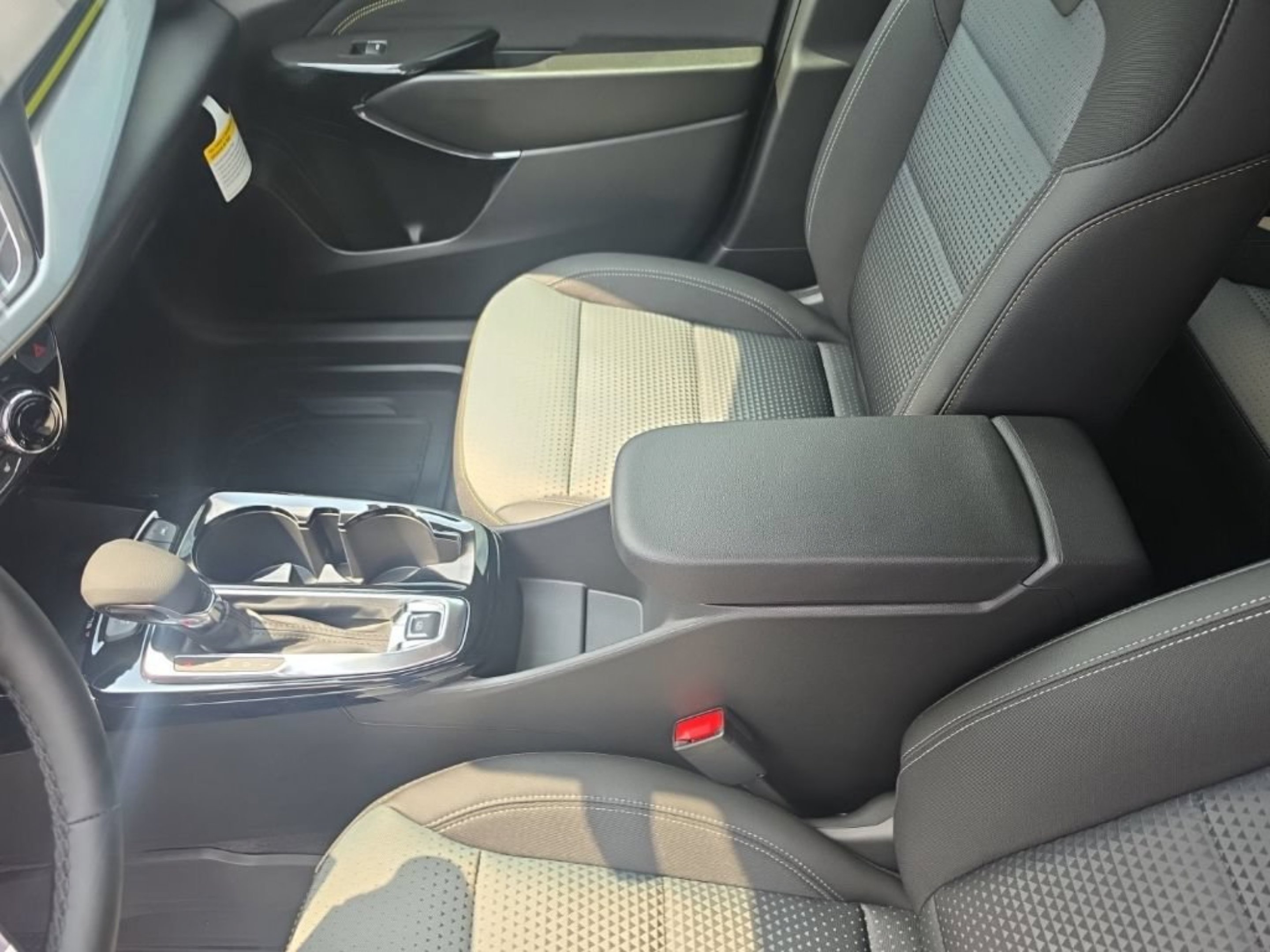 2026 Chevrolet Trax LT - Photo 18