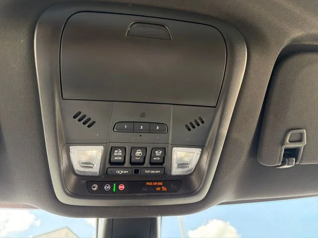 Used 2023  Buick Essence image 46