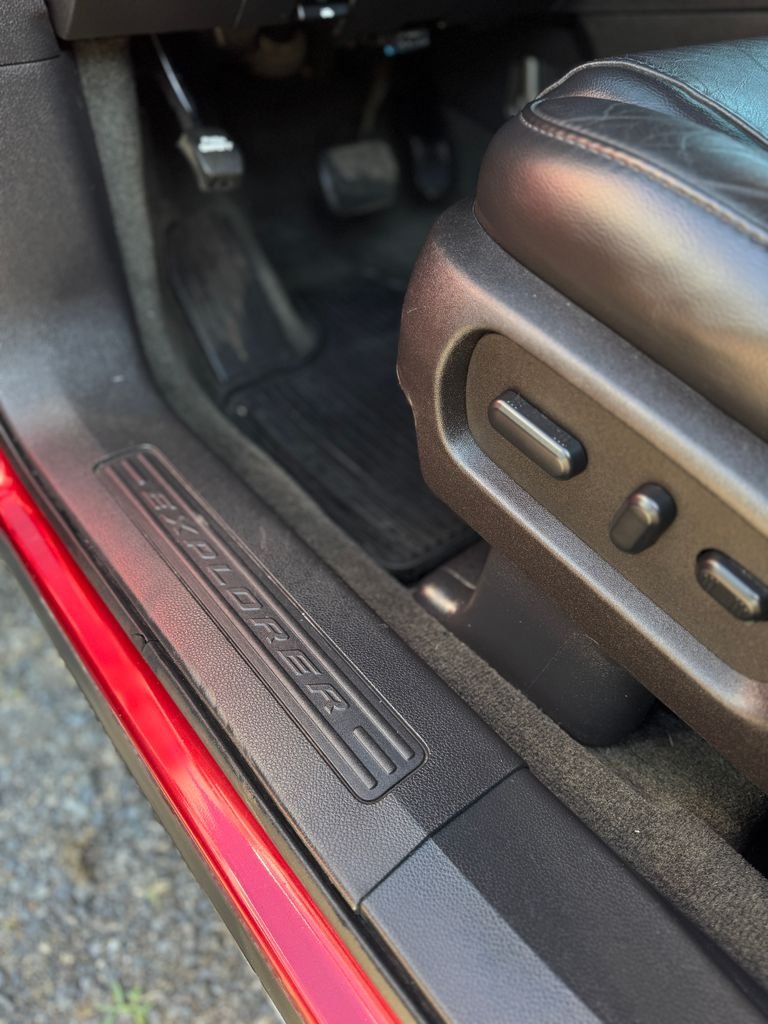 Used 2014 Ruby Red Metallic Ford XLT image 15