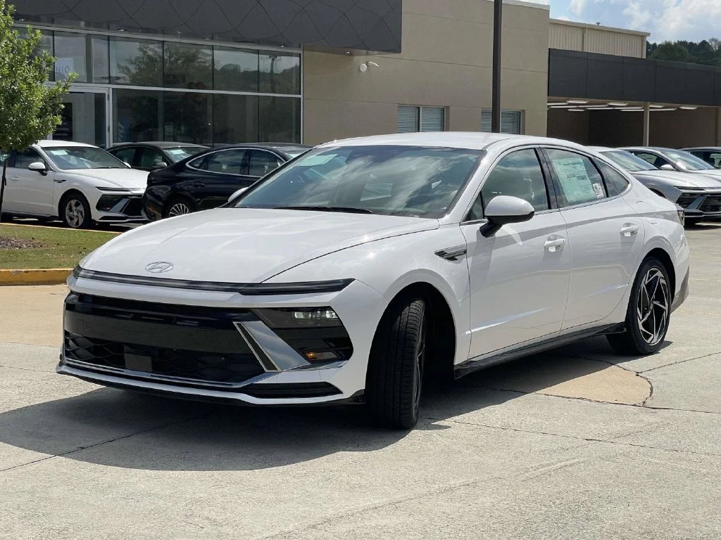 New 2026 White Hyundai SEL Sport image 6