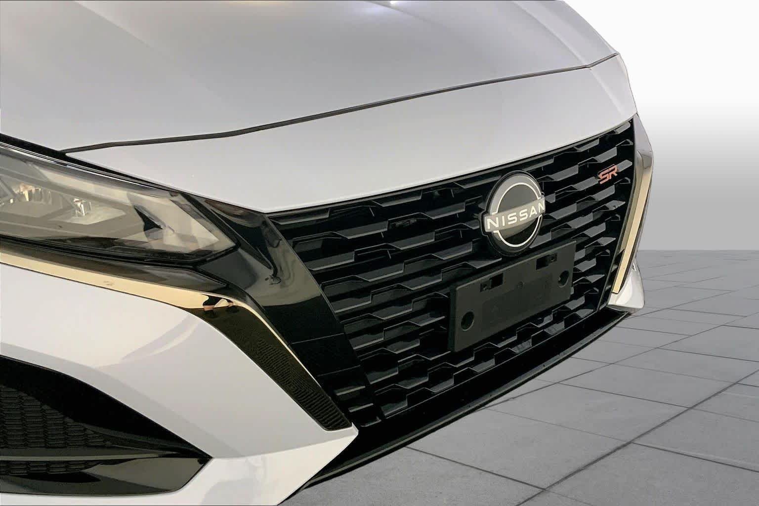 Used 2025 Gray Sky Pearl Nissan SR image 32