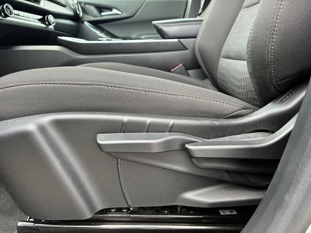 Used 2026 Sterling Gray Metallic Chevrolet LT image 27