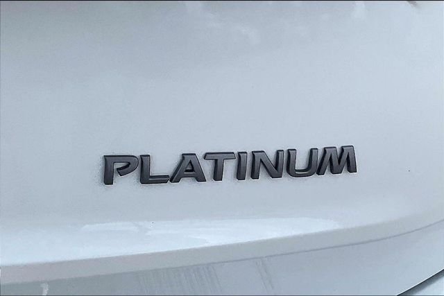Used 2025 White Nissan Platinum image 8