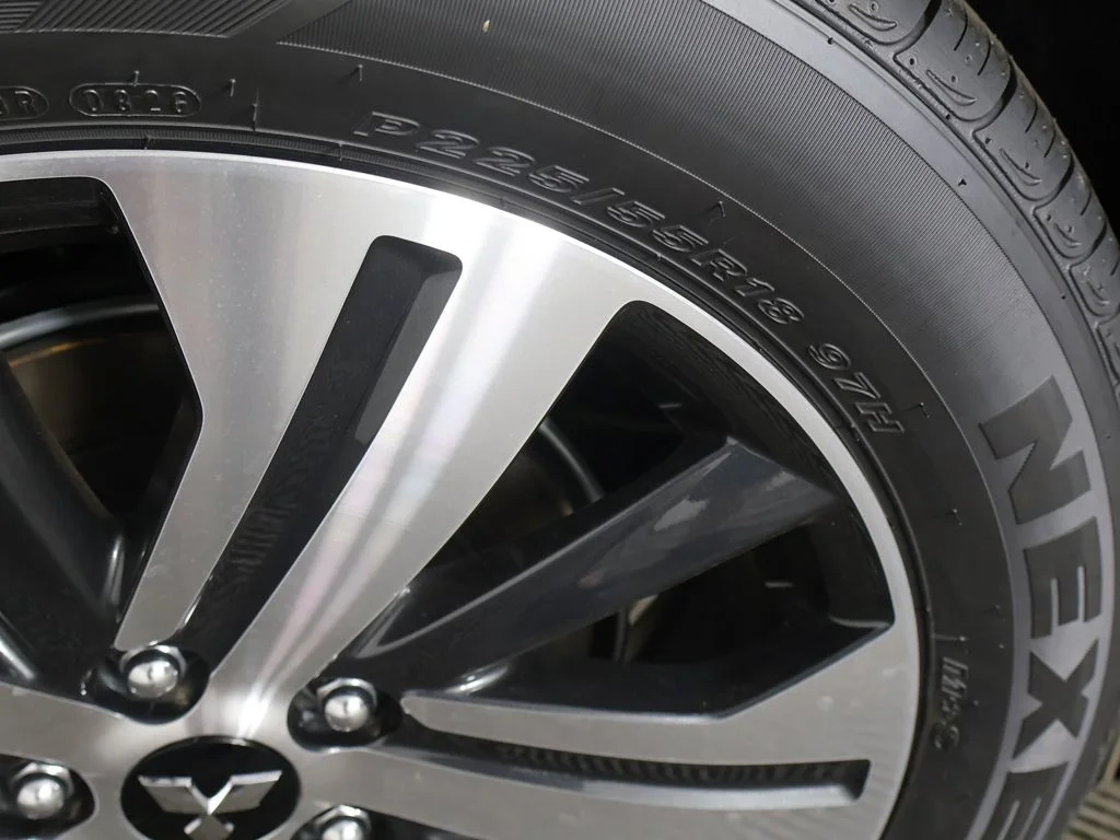 New 2026 Gray Mitsubishi 2.0 ES image 18
