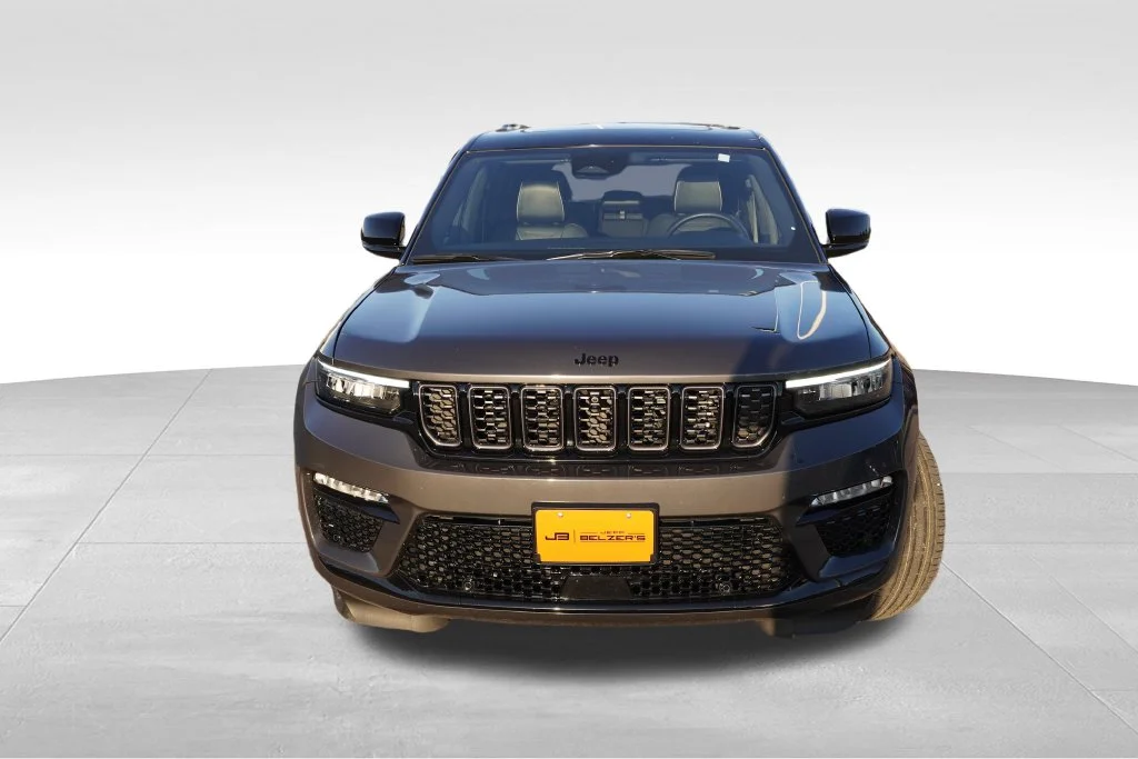 Certified Used 2025 Gray Jeep Summit image 13