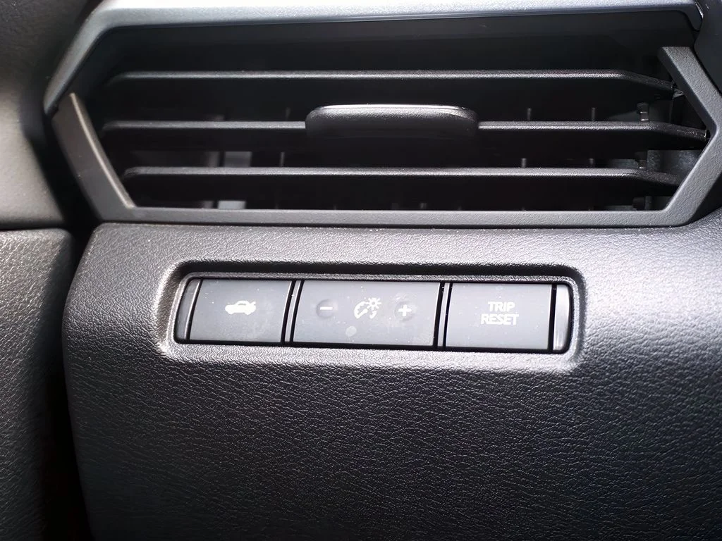 2025 Nissan Altima SV - Photo 25